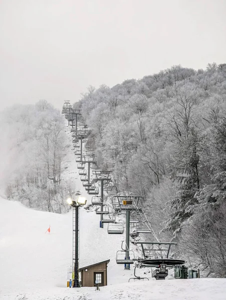 Снежный Облачный День Горнолыжном Курорте Бук Штате Северная Каролина — стоковое фото