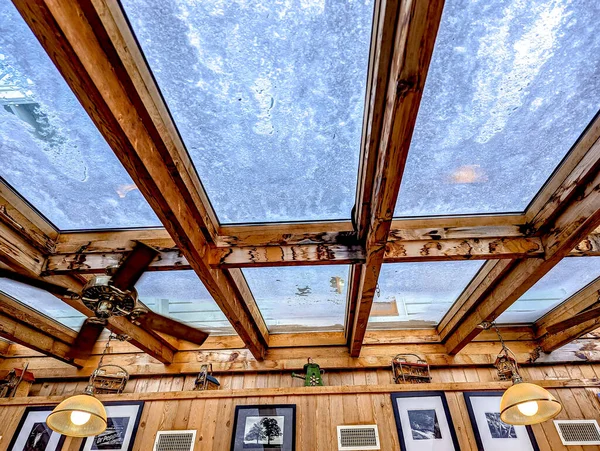 Kış Mevsiminde Dağlarda Eski Bir Tarihi Restoranda — Stok fotoğraf