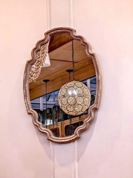 Espelhos Decoração Clássicos Com Reflexos Interior Restaurante — Fotografia de Stock