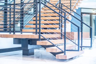 Kapalı merdiven ve tırabzan detaylarını kapatın.