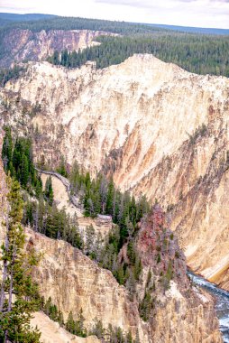 Yellowstone Ulusal Parkı 'nda Lower Yellowstone Falls 