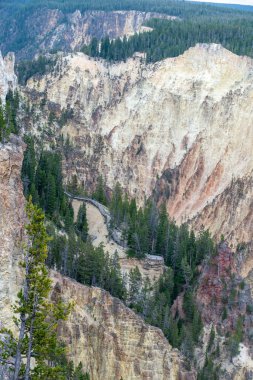 Yellowstone Ulusal Parkı 'nda Lower Yellowstone Falls 