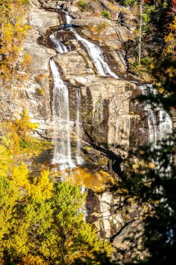 Jocassee Gorge Kuzey Carolina'da Whitewater düşüyor