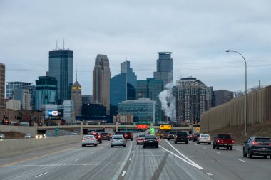 Minneapolis Şehir Fotoğrafları: Minnesota ufuk çizgisi İlkbaharın başlarında