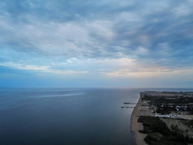 Kırgızistan 'daki issyk kul gölü çevresindeki güzel doğa
