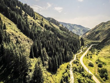 güzel vadi manzarası Issyk kul gölü bölgesi ve Orta Asya 'da bishkek