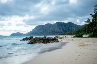 Waimanalo plaj turkuaz su ile görünümünü Hawaii Oahu adasında 