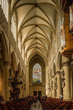 Brüksel Belçika 'nın güzel bahar gününde sokak manzarası