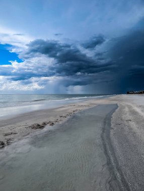 Florida 'da, Amerika Körfezi' ndeki Hindistan sahillerindeki plaj sahneleri.