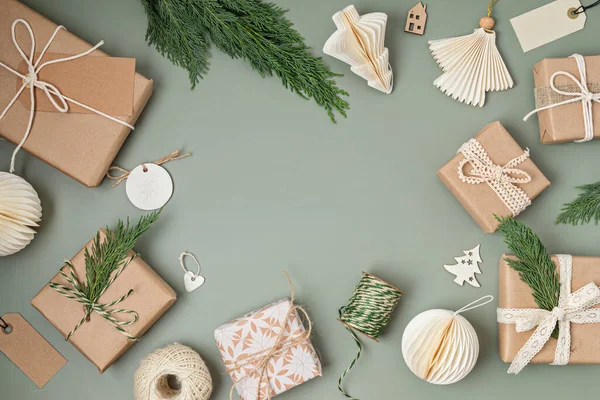 Christmas Background Gift Boxes Kraft Wrapping Paper Xmas Celebration Preparation — Stock Photo, Image
