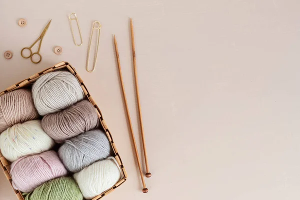 Craft Knitting Hobby Background Yarn Natural Colors Recomforting Hobby Reduce — Fotografia de Stock
