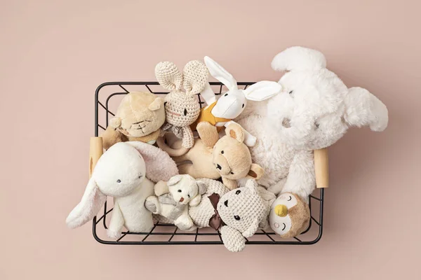 Brinquedos Infantis Macios Pelúcia Cesta Infância Jogos Diversão Conceito Doações — Fotografia de Stock