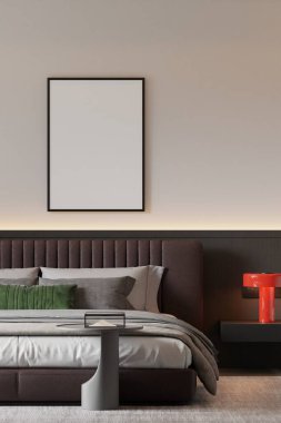 Minimalist Yatak Odası İçi Boş Poster Çerçeveleri ve Konforlu Işıklandırma