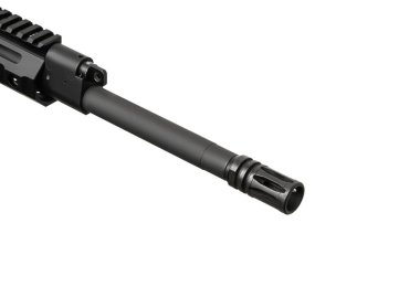 Modern otomatik tüfek beyaz arka planda izole edilmiş. Polis, özel kuvvetler ve ordu için silahlar. Otomatik karabina. Beyaz sırtlı saldırı tüfeği..