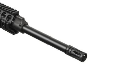 Modern otomatik tüfek beyaz arka planda izole edilmiş. Polis, özel kuvvetler ve ordu için silahlar. Otomatik karabina. Beyaz sırtlı saldırı tüfeği..