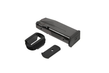 9 mm 'lik şarjörler için metal tabanca şarjörü. Cephane için şarjör. Beyaz arkaplanda izole et.