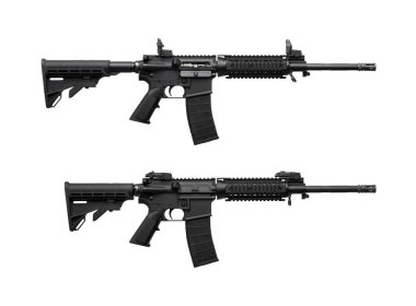 Modern otomatik tüfek beyaz arka planda izole edilmiş. Polis, özel kuvvetler ve ordu için silahlar. Mekanik görüşlü otomatik karabina. Beyaz sırtlı saldırı tüfeği..