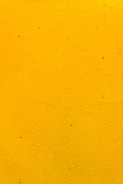 Superfície Metálica Áspera Com Manchas Pintada Com Tinta Amarela Fundo — Fotografia de Stock