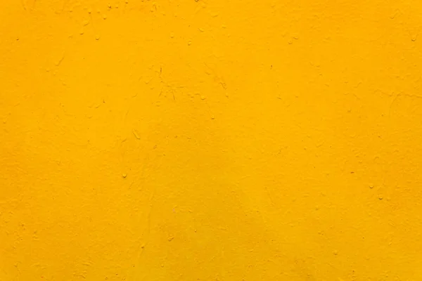 Kovový Povrch Hrubý Šmouhami Natřený Žlutou Barvou Jasné Barevné Pozadí — Stock fotografie