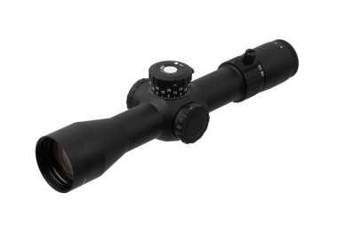 Modern nişancı dürbünü. Uzun mesafeden nişan almak ve ateş etmek için optik bir cihaz. Beyaz arkaplanda izole et.