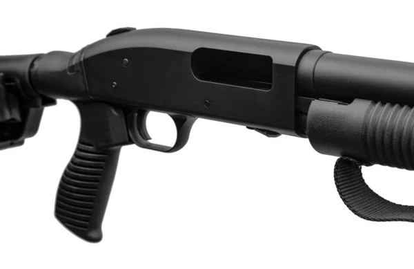 泵动式12口径霰弹枪 白色底座上隔离 霰弹枪部分的特写镜头一种带塑料枪托的滑膛武器 — 图库照片