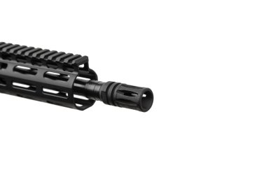 Modern otomatik tüfek beyaz arka planda izole edilmiş. Polis, özel kuvvetler ve ordu için silahlar. Otomatik karabina katlanıyor. Beyaz sırtlı saldırı tüfeği..