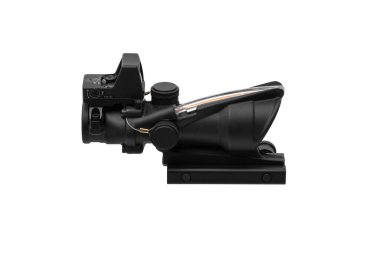 Modern optik kolatör görüşü. Kısa mesafeden ateş etmek için nişan alma cihazı. Beyaz arkaplanda izole et.