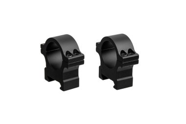 Keskin nişancı dürbünü yerleştirin. Beyaz arka planda izole edilmiş bir tüfeğin dürbünü için hızlı bir bağlantı kopması. 