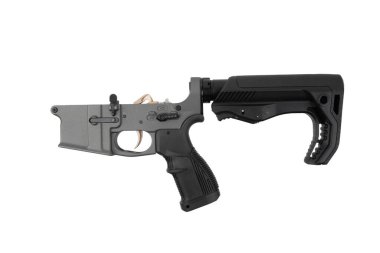 AR15 düşük alıcı iand tampon yayı. Modern bir saldırı tüfeğinin alt yarısı. Beyaz arkaplanda izole et