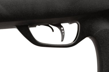 Fütürist tasarımı olan modern bir havalı tüfek. Optik görüşlü hava tabancası. Spor ve eğlence için pnömatik silahlar. Beyaz arkaplanda izole et.