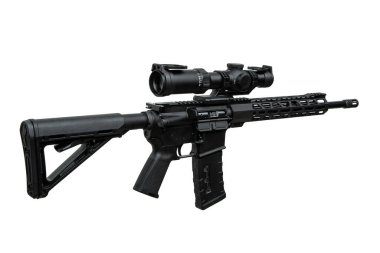 Optik görüşlü modern otomatik karabina. Polis, özel kuvvetler ve ordu için silahlar. Otomatik karabina. Beyaz sırtlı saldırı tüfeği. Beyaz arkaplanda izole et.