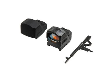 Modern optik kolatör görüşü. Kısa mesafeden ateş etmek için nişan alma cihazı. Beyaz arkaplanda izole et.