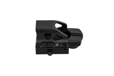 Ateşli silahlara nişan almak için tasarlanmış, beyaz bir arka planda izole edilmiş, ayarlama düğmeleri ve monte edilmiş bir tabanı olan siyah taktik refleks görüşü..