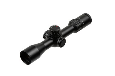 Yüksek kalite tüfek dürbünü, ayarlama düğmeleri, siyah mat kaplama, hassas optikler, beyaz arka planda izole edilmiş avcılık ve atış sporları için ideal..