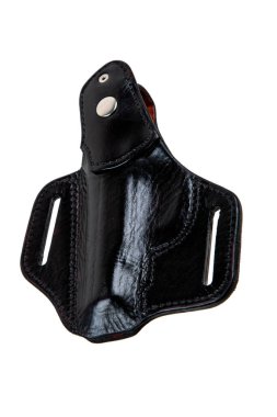 Tabanca için deri kılıf. Kullanışlı ve gizli silah taşıma suçundan. Her yönden bak. Beyaz arkaplanda izole et.