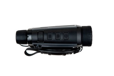 Termal görüntüleme monoküler, siyah ve parlak, güç, kamera ve menü düğmeleri ve beyaz arka planda izole edilmiş ergonomik bir kabza, gece görüşü ve açık hava gözlemi için ideal..