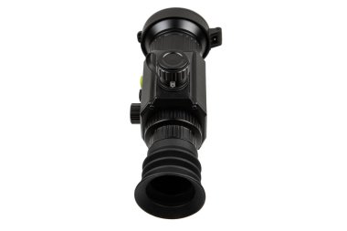 Modern monoküler termal görüntüleyici beyaz bir arka plan üzerinde izole. Termal radyasyonu sabitlemek için bir cihaz.