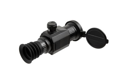 Modern monoküler termal görüntüleyici beyaz bir arka plan üzerinde izole. Termal radyasyonu sabitlemek için bir cihaz.