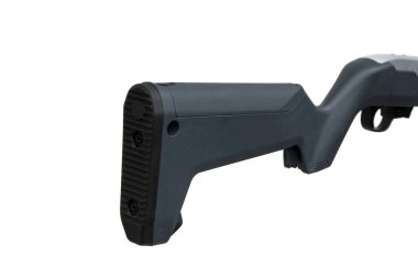 22 lr 'lik küçük yarı otomatik bir av tüfeği. Siyah sentetik bir tasarımı ve paslanmaz çelik namlusu var. Hedef atışı ve küçük av hayvanları için ideal..