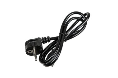 Avrupa prizli siyah elektrik kablosu, beyaz arka planda sarmalanmış ve izole edilmiş, elektronik aletler, cihazlar veya elektrikli cihazlar için uygun.