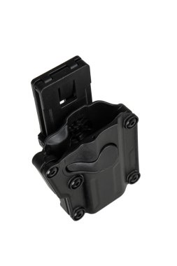 Kemer tokalı siyah polimer tabanca kılıfı, güvenlik eklentisi için dört vida, ve beyaz bir arka planda izole edilmiş ateşli silah muhafazası için konturlu bir tasarım..