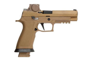 Tabanca, kırmızı nokta görüşlü, desenli kabzalı ve namluda 9mm x 19 işaretli, beyaz bir arka planda izole edilmiş, taktiksel ve silahla ilgili görüntüler için ideal..