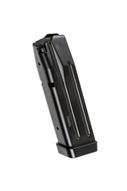 Beyaz arka planda izole edilmiş, dayanıklılığını, hassasiyetini ve modern tasarımını gözler önüne seren, ateşli silah meraklıları ve taktik uygulamalar için mükemmel bir siyah metal silah dergisi..