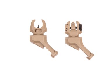 Ateşli silahlar için bronzlaştırıcı ön ve arka demir nişan, beyaz arka planda izole, dayanıklı ve ayarlanabilir, hassas atış için taktik aksesuarlar.