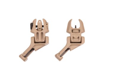 Ateşli silahlar için bronzlaştırıcı ön ve arka demir nişan, beyaz arka planda izole, dayanıklı ve ayarlanabilir, hassas atış için taktik aksesuarlar.