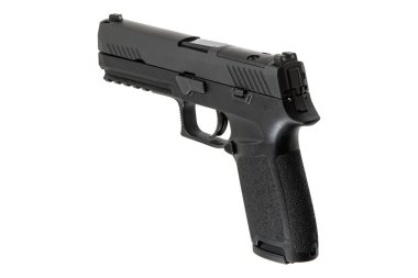 Beyaz arka planda izole edilmiş modern siyah yarı otomatik tabanca, açılı görüntü kayma, namlu ve kavramayı gösteriyor