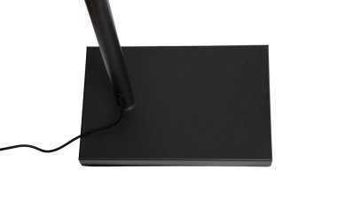 Elektrik kablosu olan düz kare lamba tabanı, yakın plan beyaz arka plan izole edilmiş..