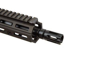AR-15 flaş saklayıcısının ve M-LOK 'un üst demiryolu bölümünün yakın plan görüntüleri..