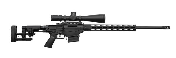 Снайперская винтовка черного затвора с длинным стволом, эргономичным тактическим складом и высокоточным прицелом, изолированная на белом фоне