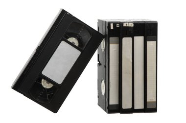 Analog ev eğlencesi için nostaljiyi çağrıştıran bir gruptaki klasik VHS video kasetleri
